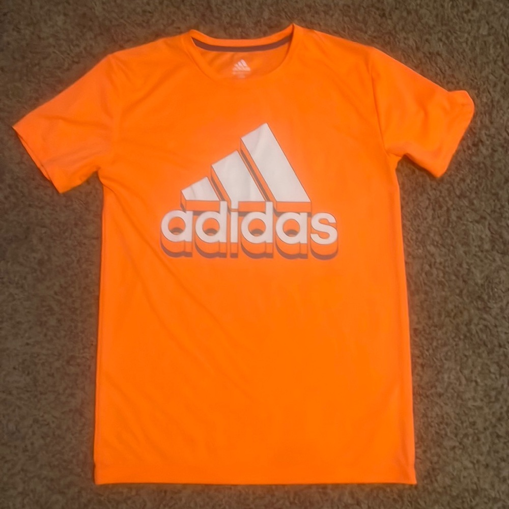 Adidas tee